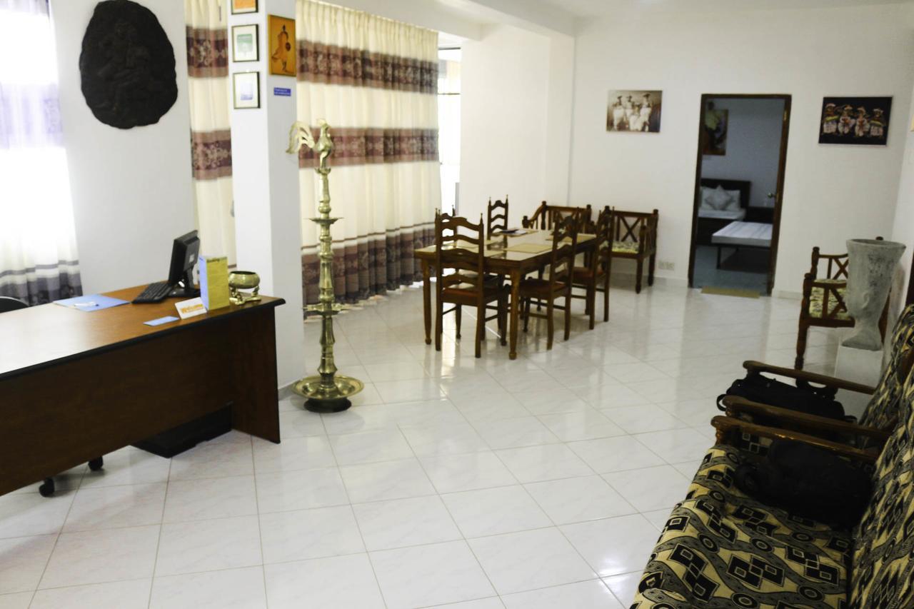 Yoho Travellers Residence Kandy Exteriör bild