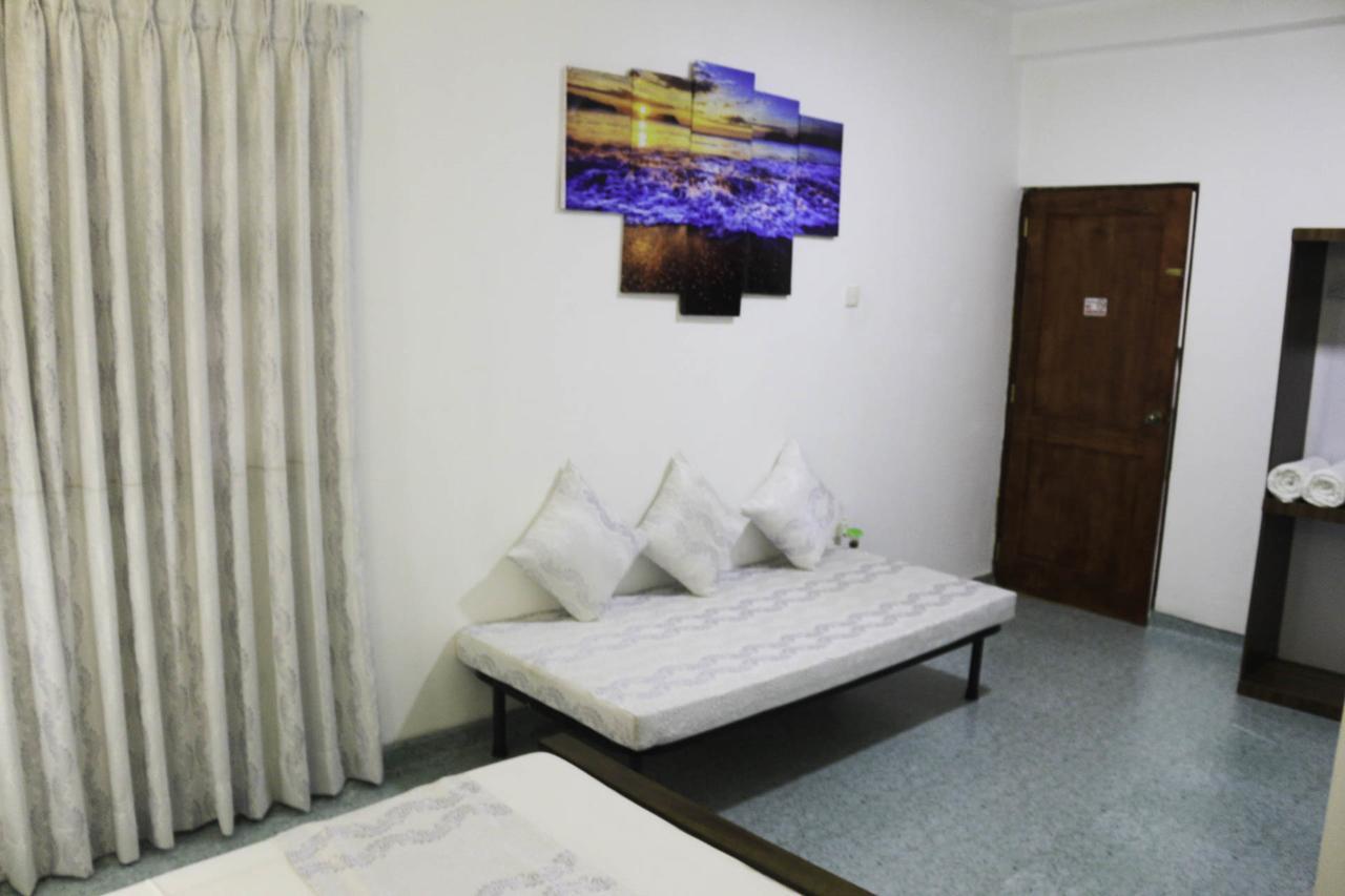 Yoho Travellers Residence Kandy Exteriör bild