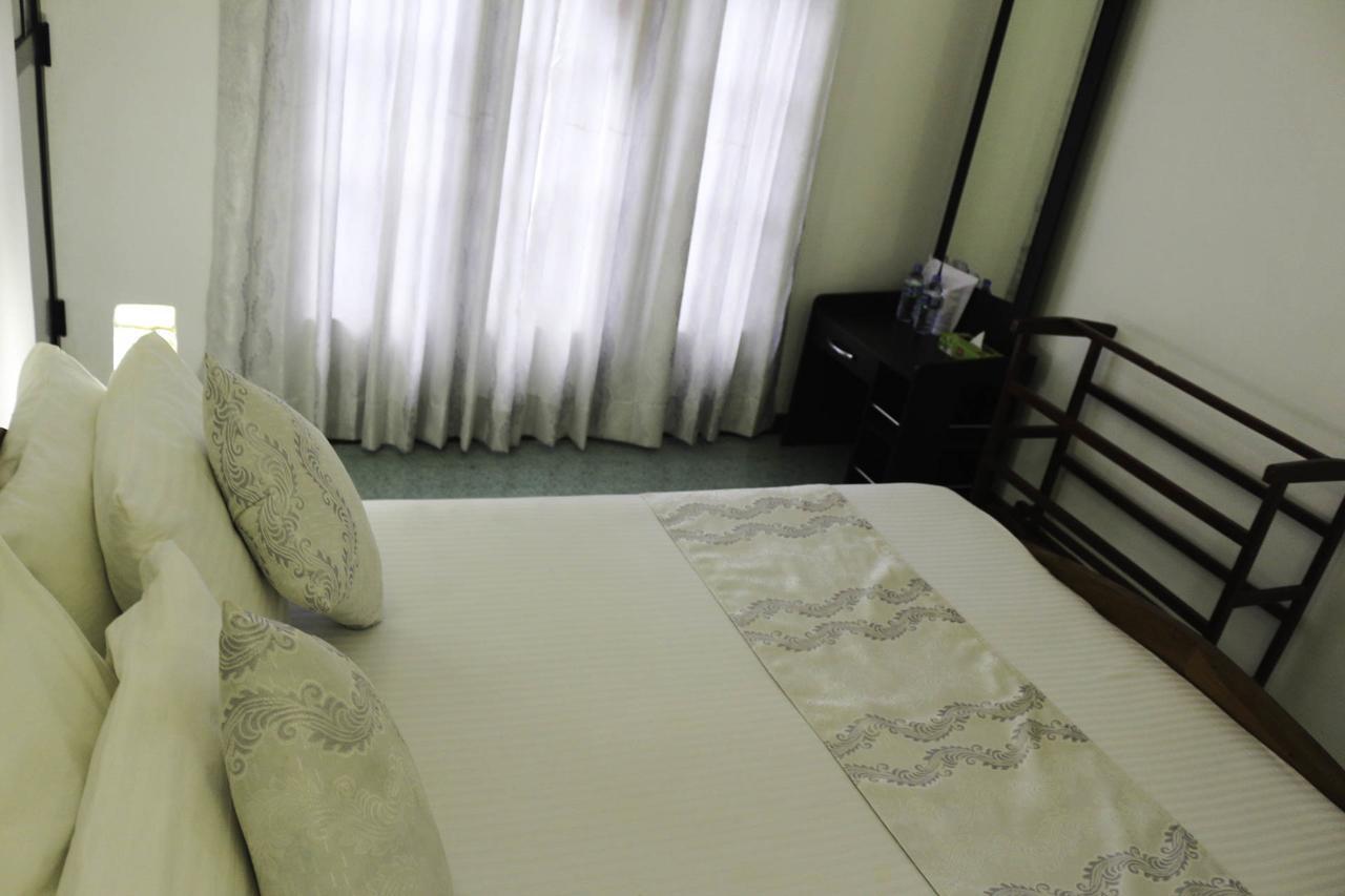 Yoho Travellers Residence Kandy Exteriör bild